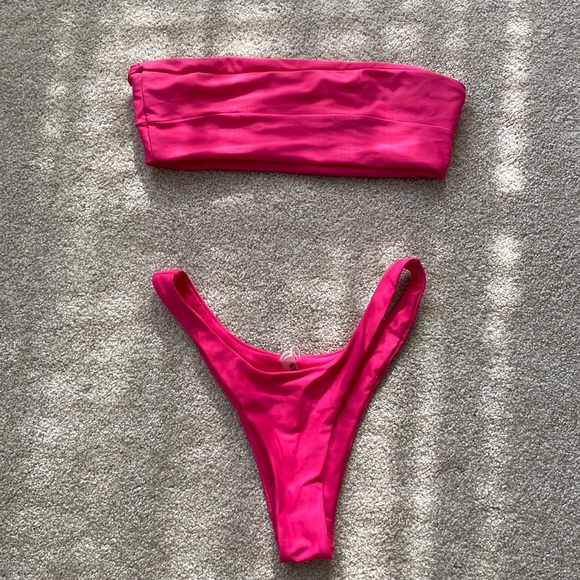 Grey Bandit x Ana Bikini - Picture 1 of 4